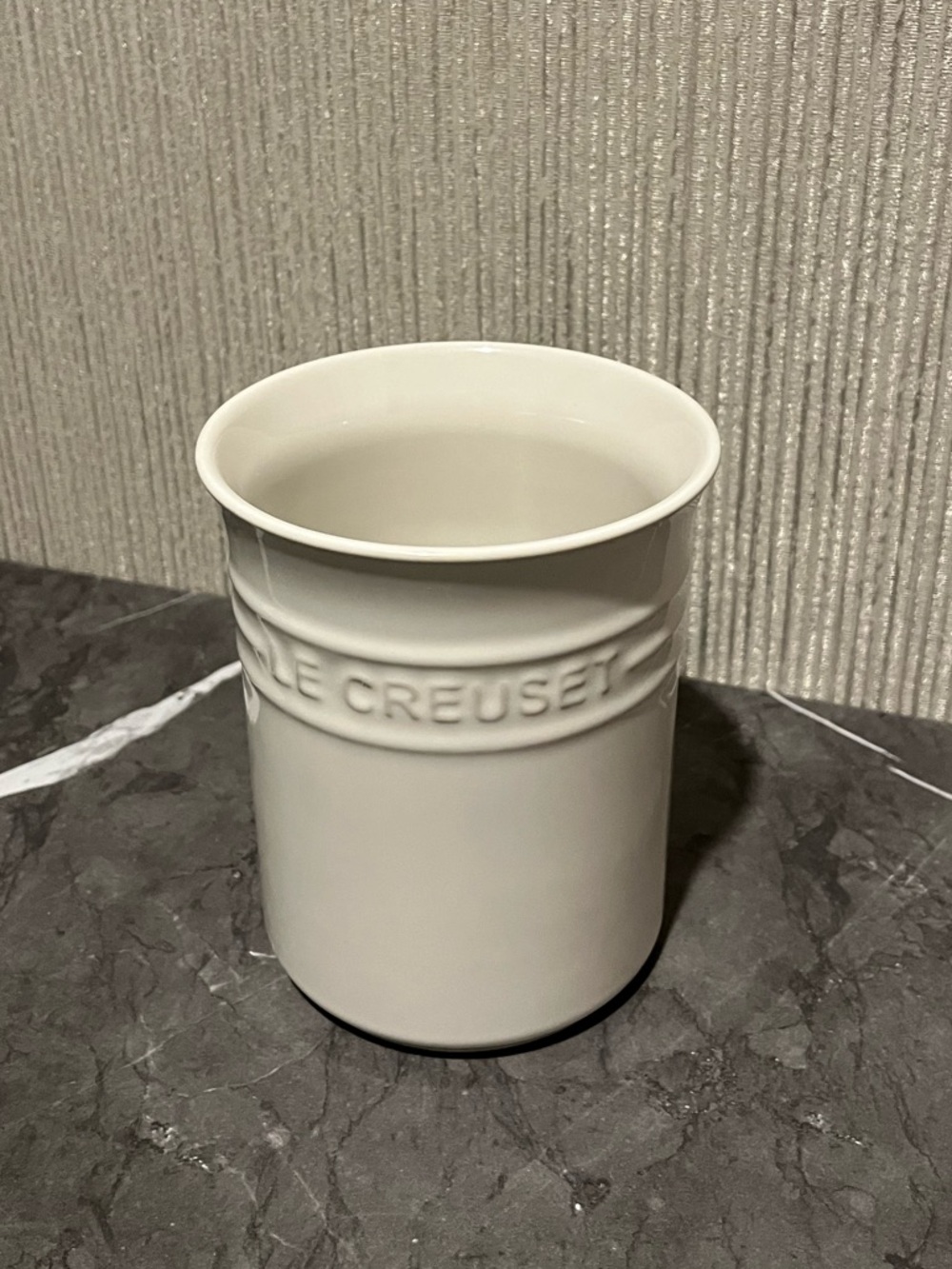 NEW Le Creuset Utensil Crock - Picture 2 of 7